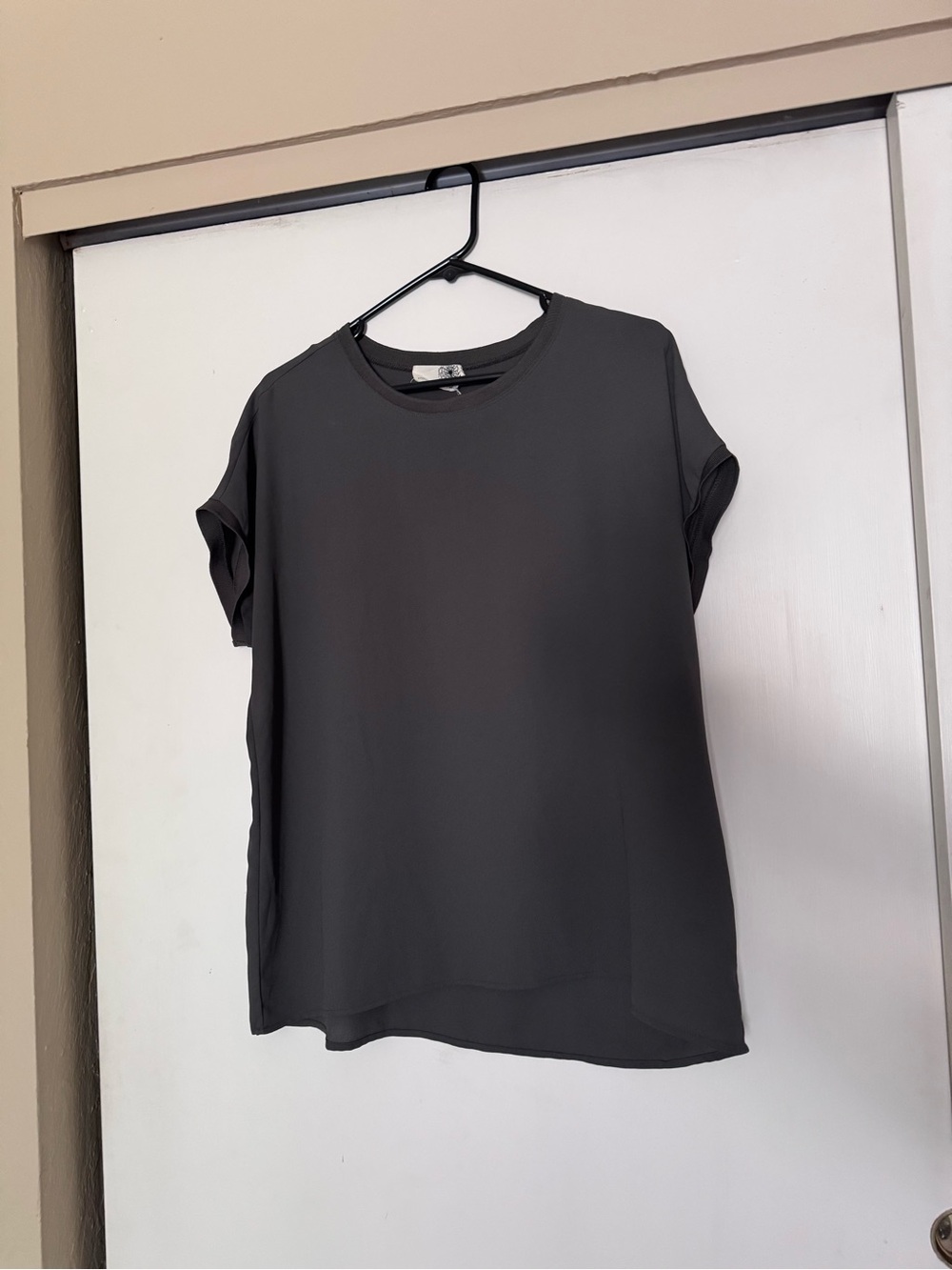everleigh Short Sleeve Crewneck dress Tee - Charcoal